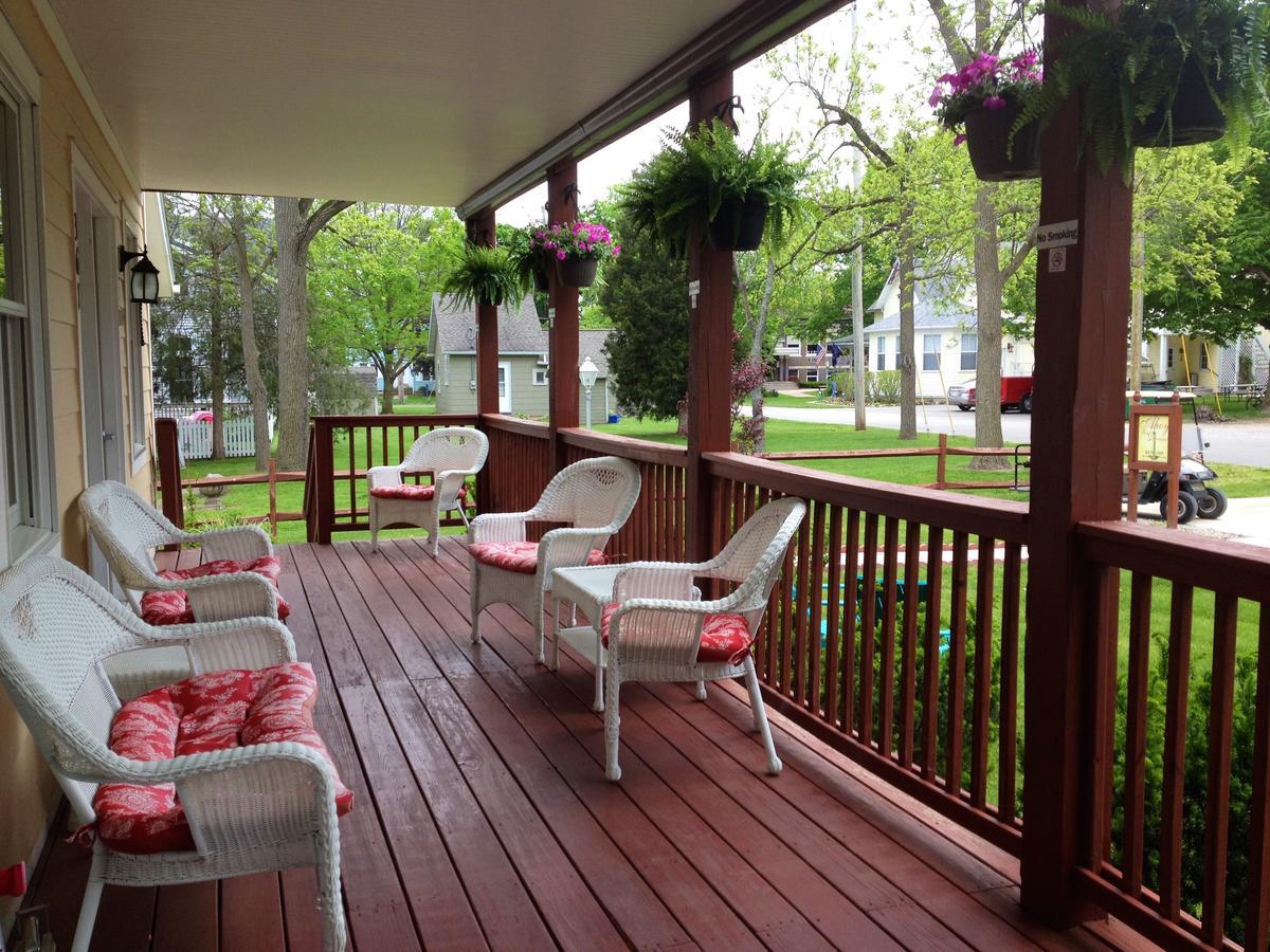 Ahoy Inn Guesthouse Put-in-Bay Exterior photo